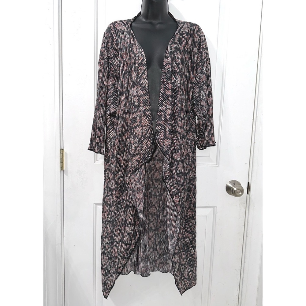 LuLaRoe Cardigan, a lightweight, 3/4 sleeve kimono-style pleated duster